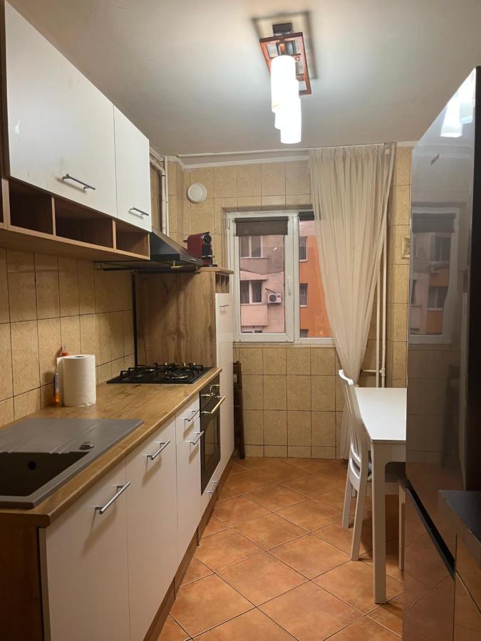 Modern Oasis With A Cozy Fireplace Your Stylish Apartment Minutes From Downtown Bukarest Exterior foto