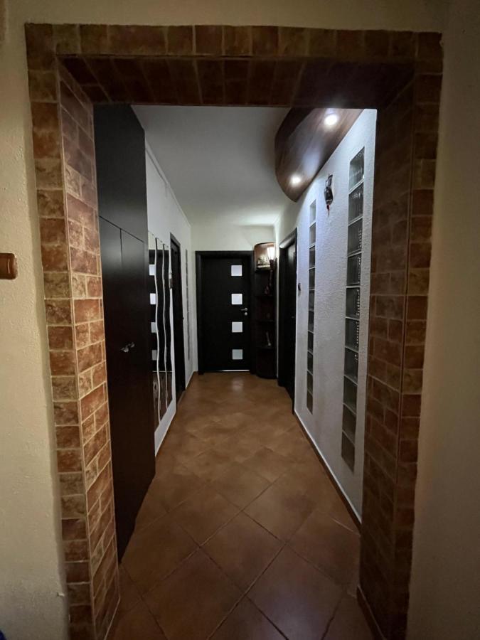 Modern Oasis With A Cozy Fireplace Your Stylish Apartment Minutes From Downtown Bukarest Exterior foto