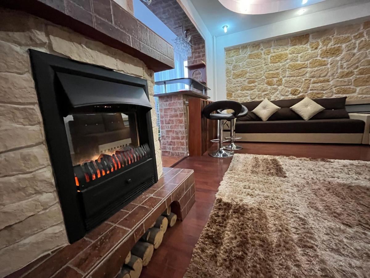 Modern Oasis With A Cozy Fireplace Your Stylish Apartment Minutes From Downtown Bukarest Exterior foto