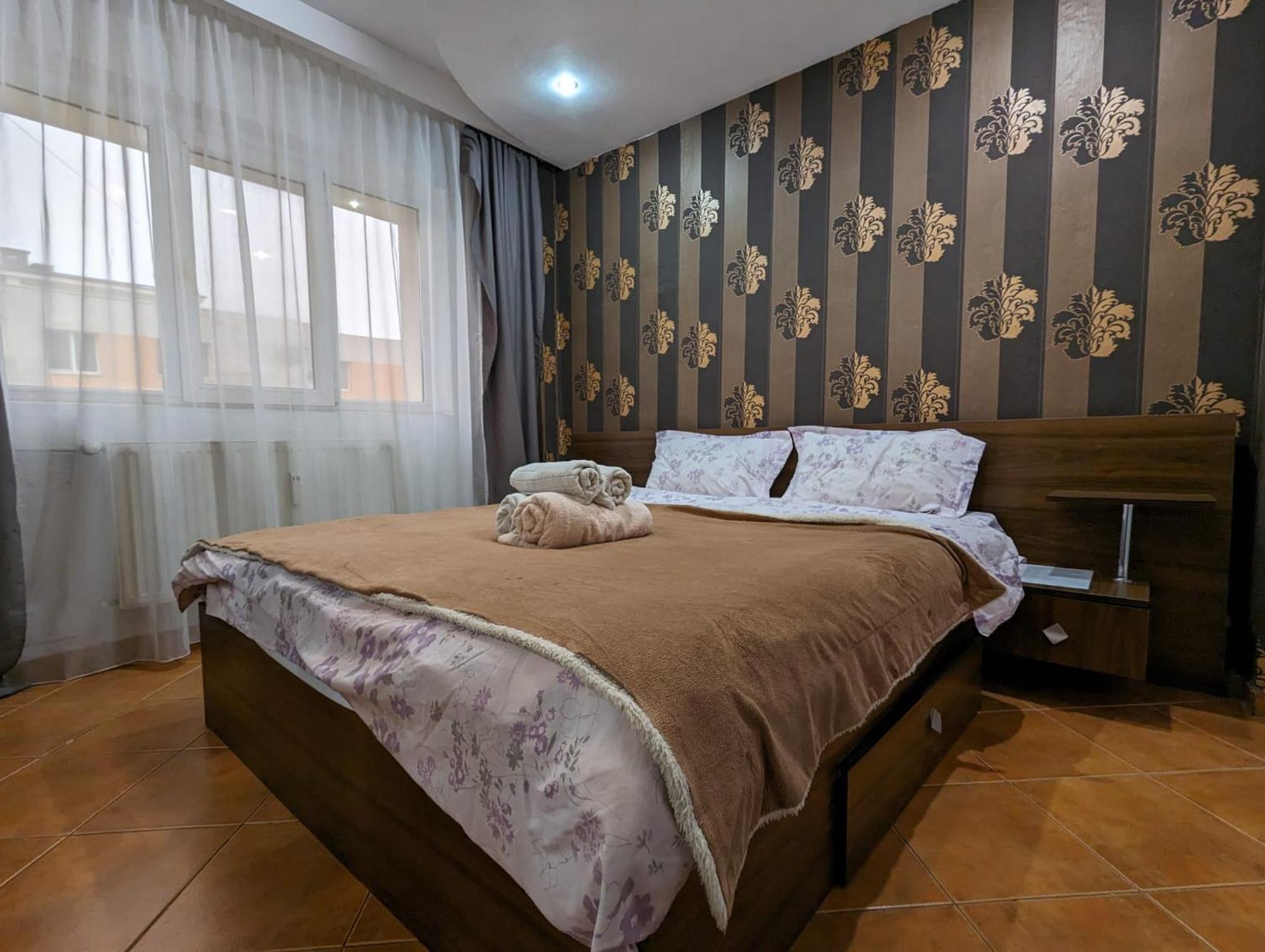 Modern Oasis With A Cozy Fireplace Your Stylish Apartment Minutes From Downtown Bukarest Exterior foto