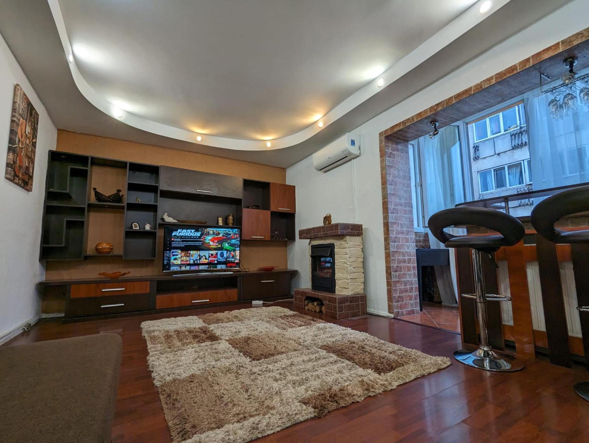 Modern Oasis With A Cozy Fireplace Your Stylish Apartment Minutes From Downtown Bukarest Exterior foto