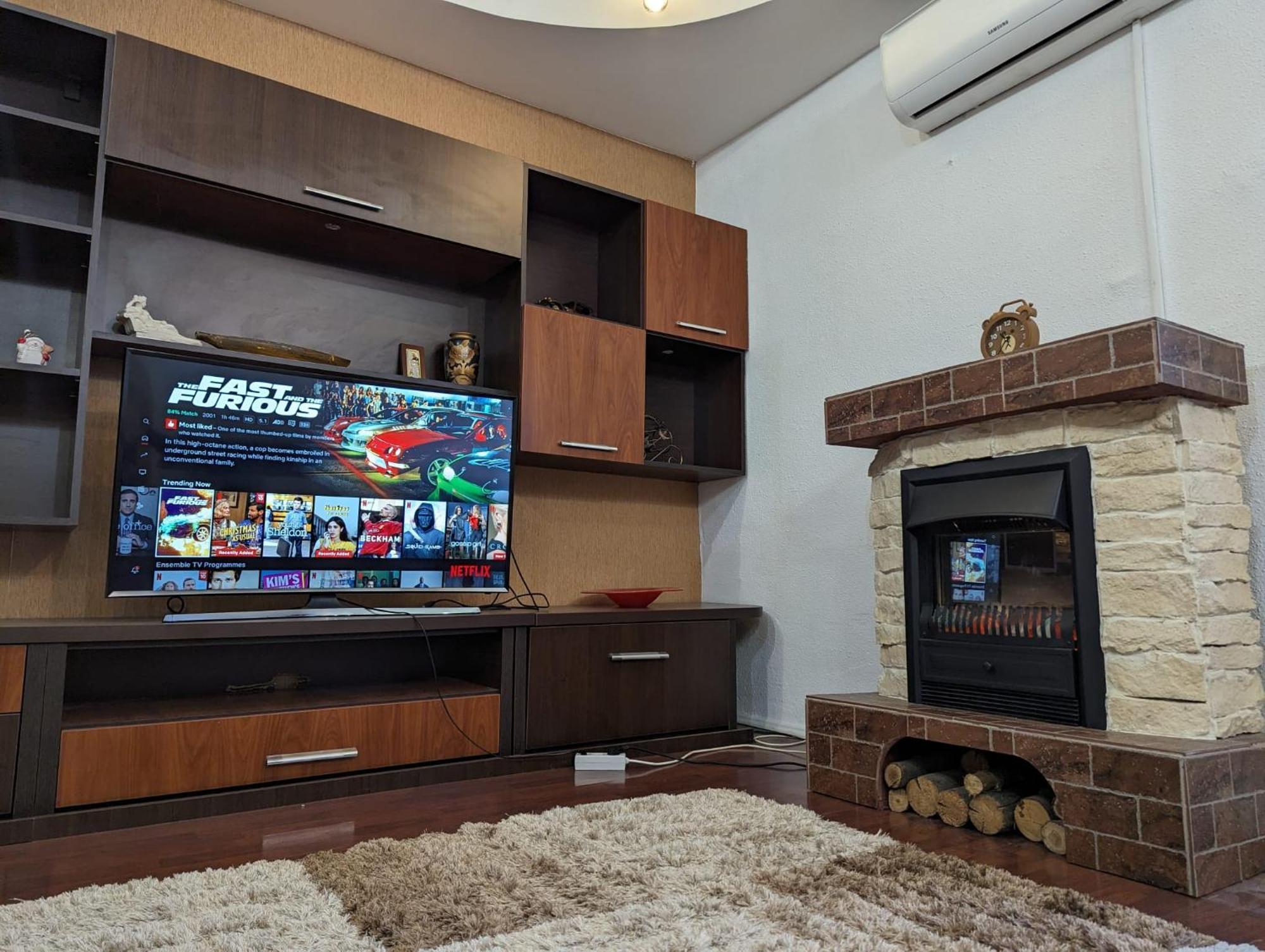 Modern Oasis With A Cozy Fireplace Your Stylish Apartment Minutes From Downtown Bukarest Exterior foto
